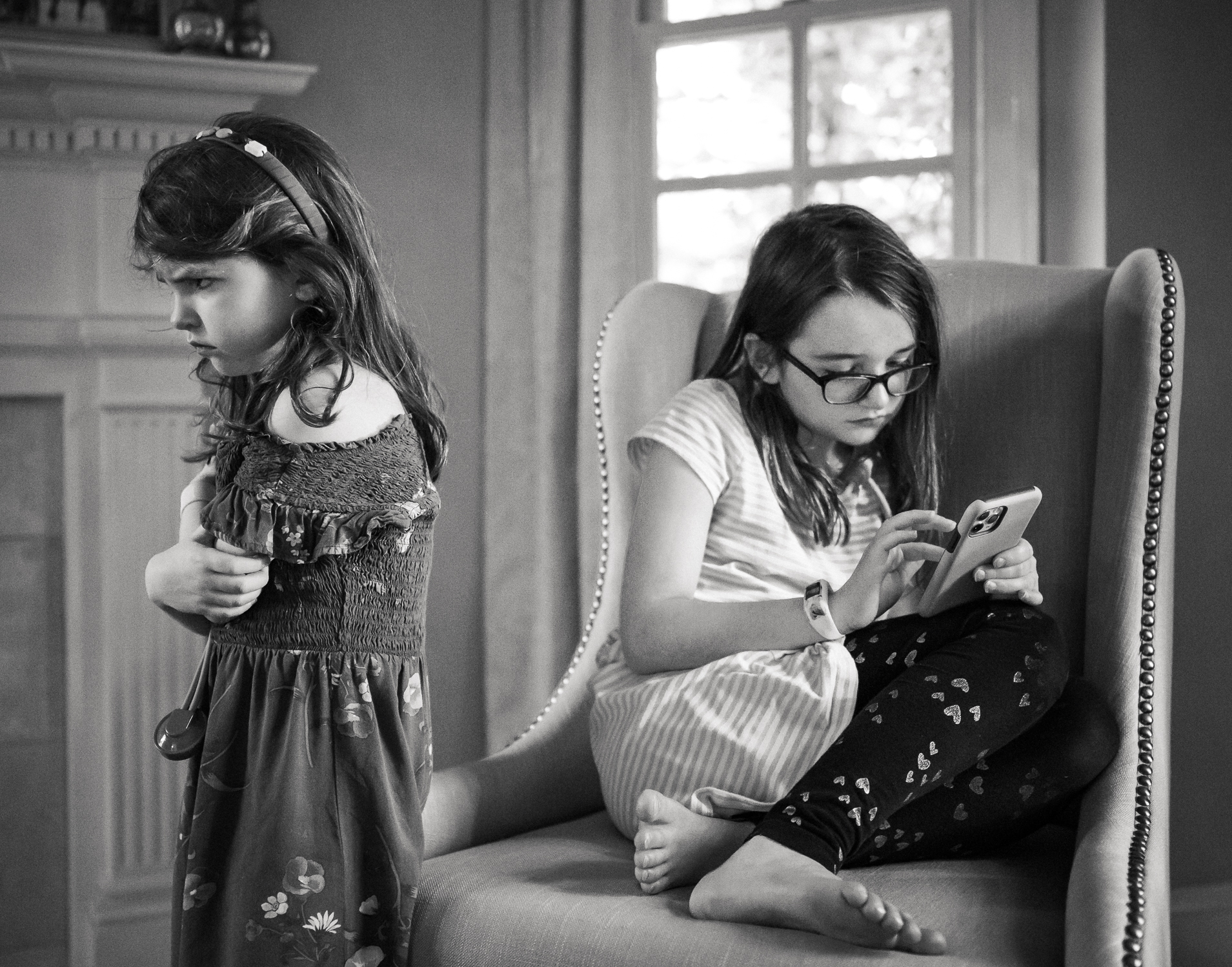 growinghumans-2 younger sister ignored by older sister